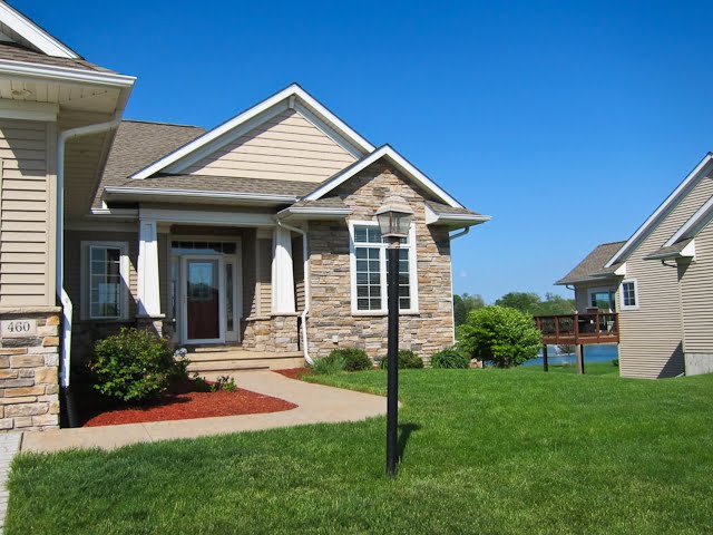 460 Carlyle Dr, North Liberty IA 52317