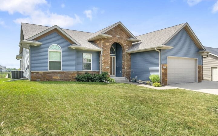 1763 lake shore dr, iowa city, ia 52245