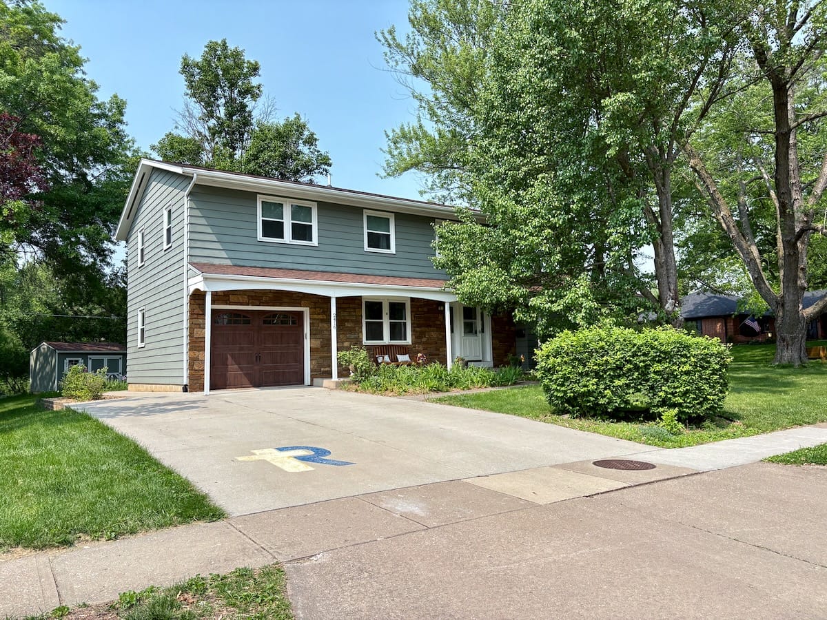 2416 mayfield rd iowa city ia25